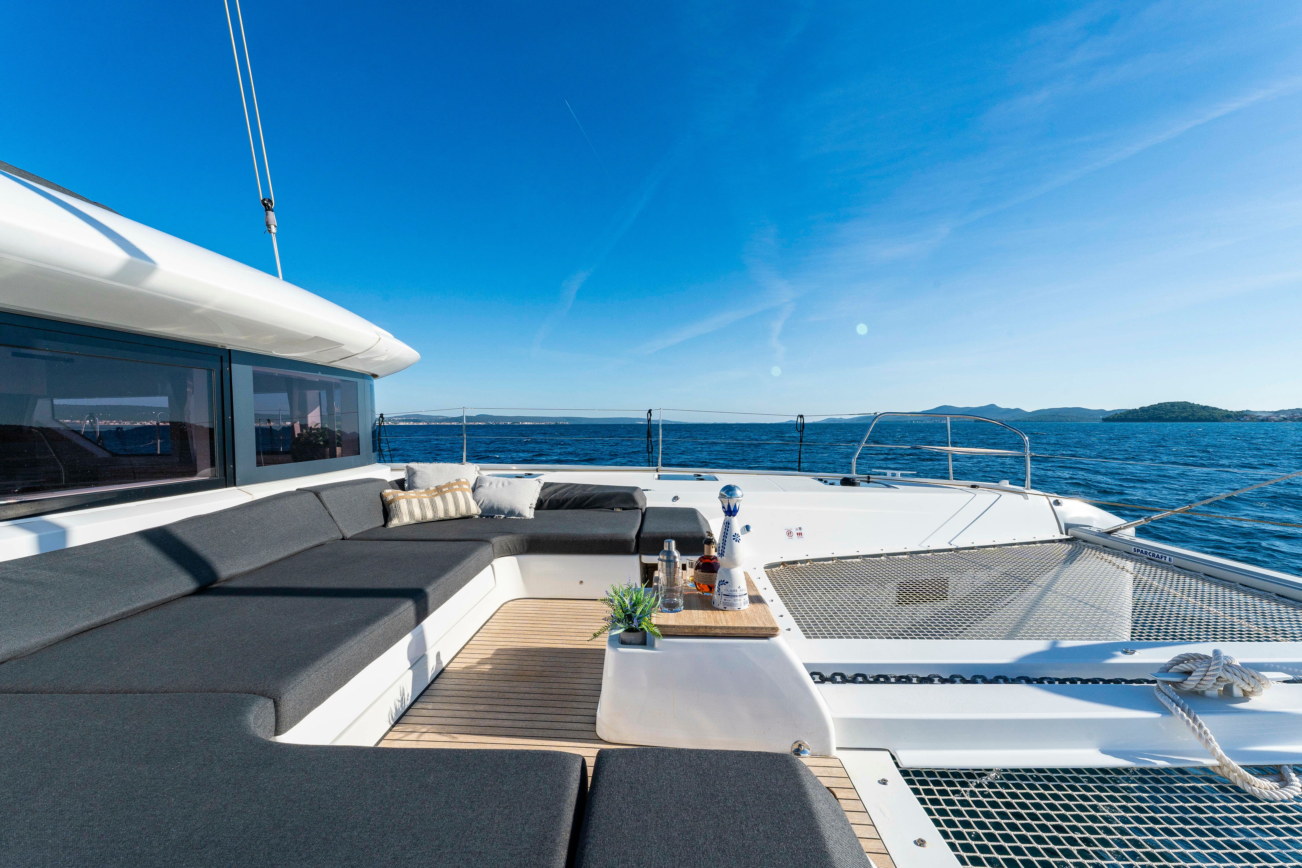 Lagoon 55 | Black Caviar