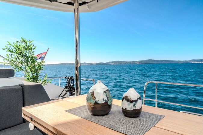 Lagoon 55 | Black Caviar