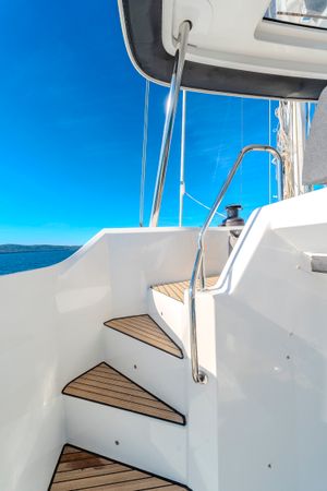 Lagoon 55 | Black Caviar