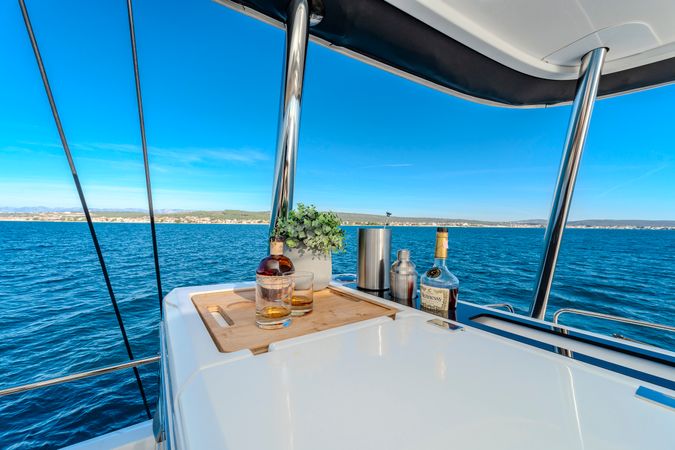 Lagoon 55 | Black Caviar