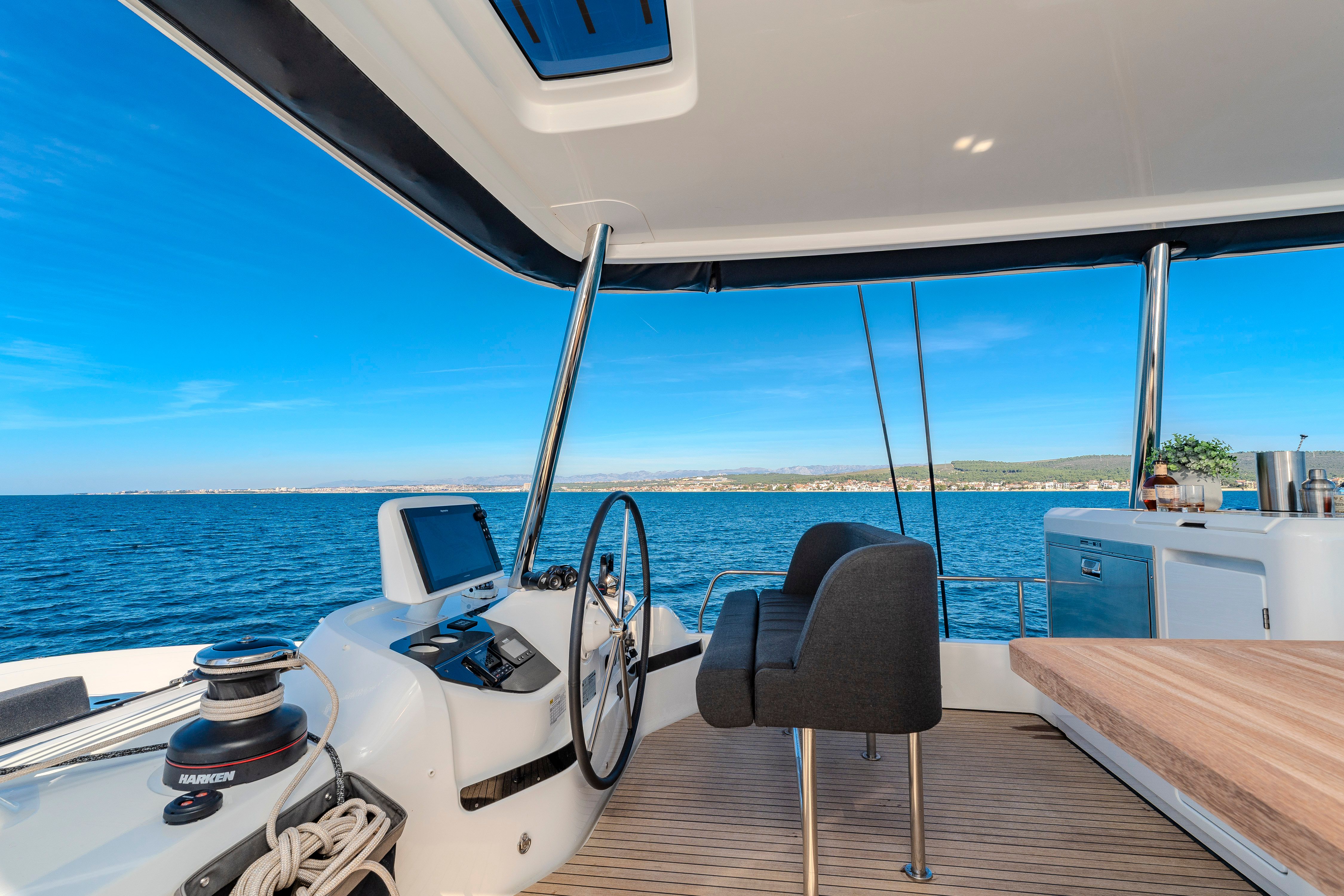 Lagoon 55 | Black Caviar