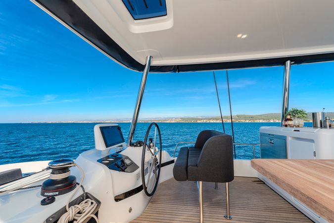 Lagoon 55 | Black Caviar