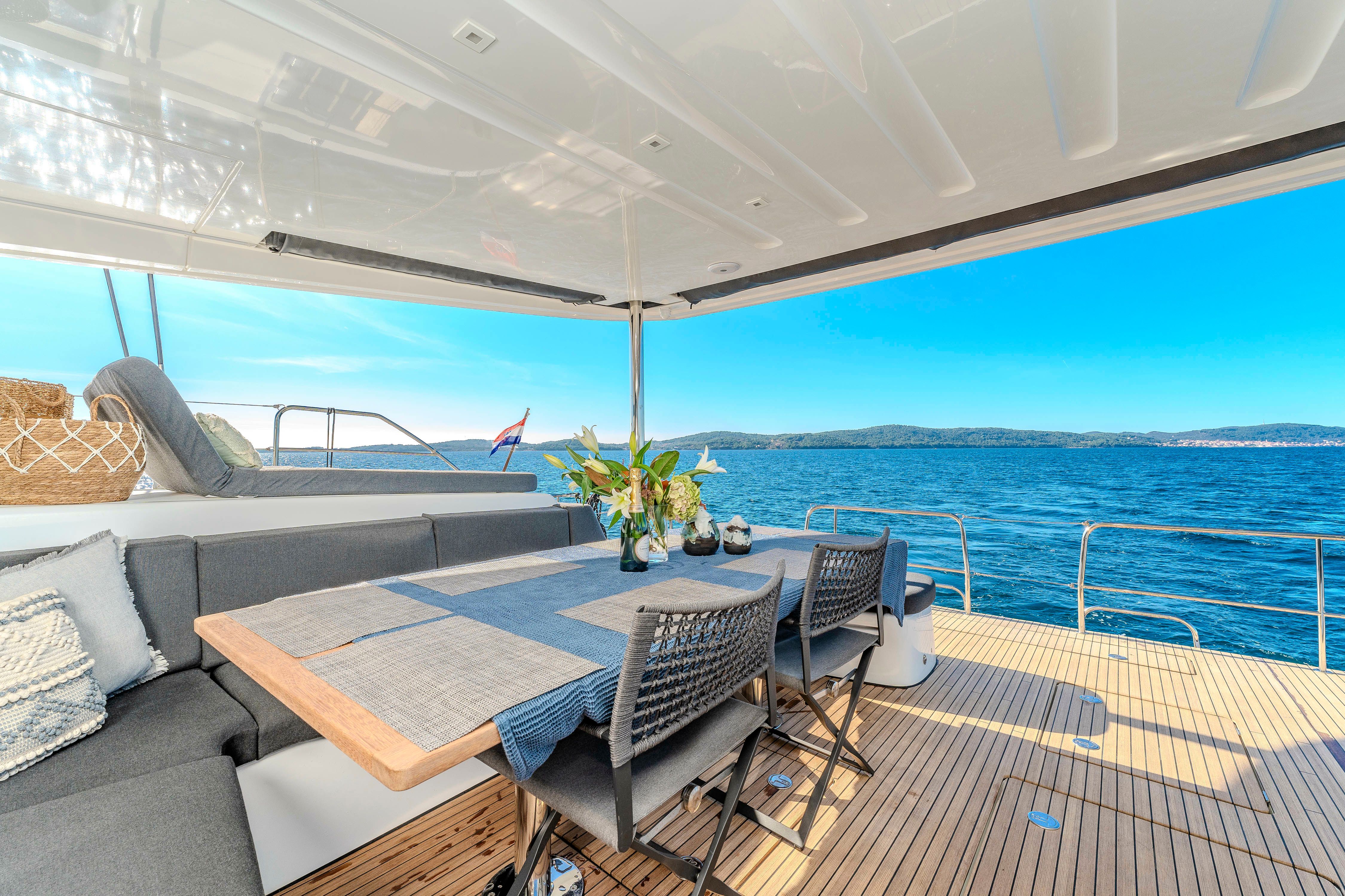 Lagoon 55 | Black Caviar