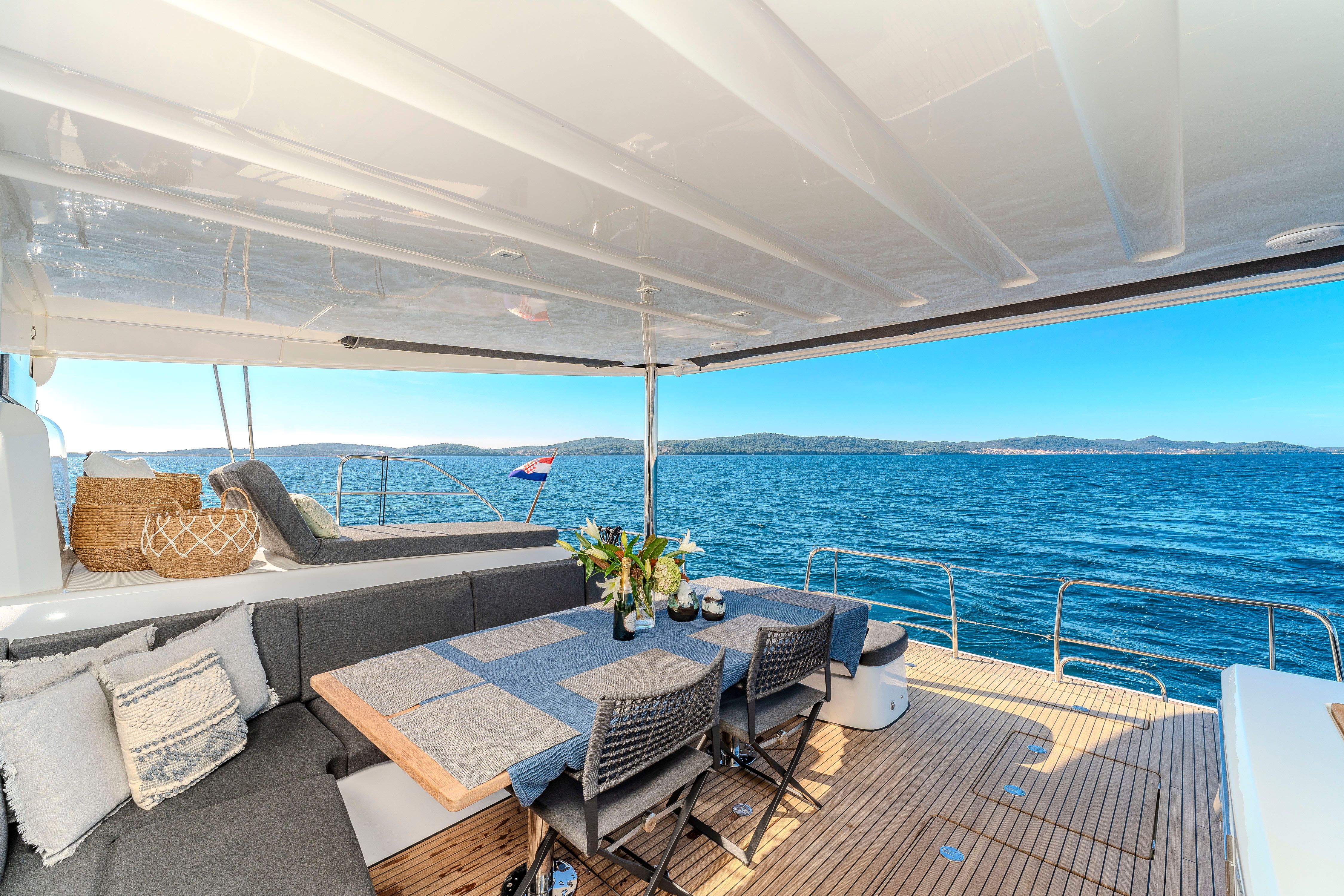 Lagoon 55 | Black Caviar