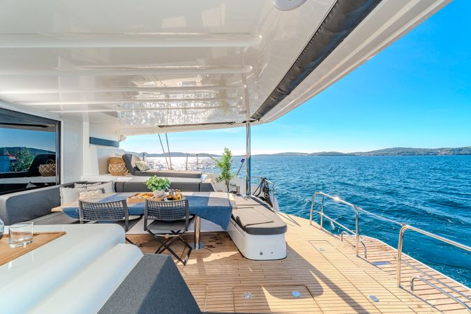 Lagoon 55 | Black Caviar