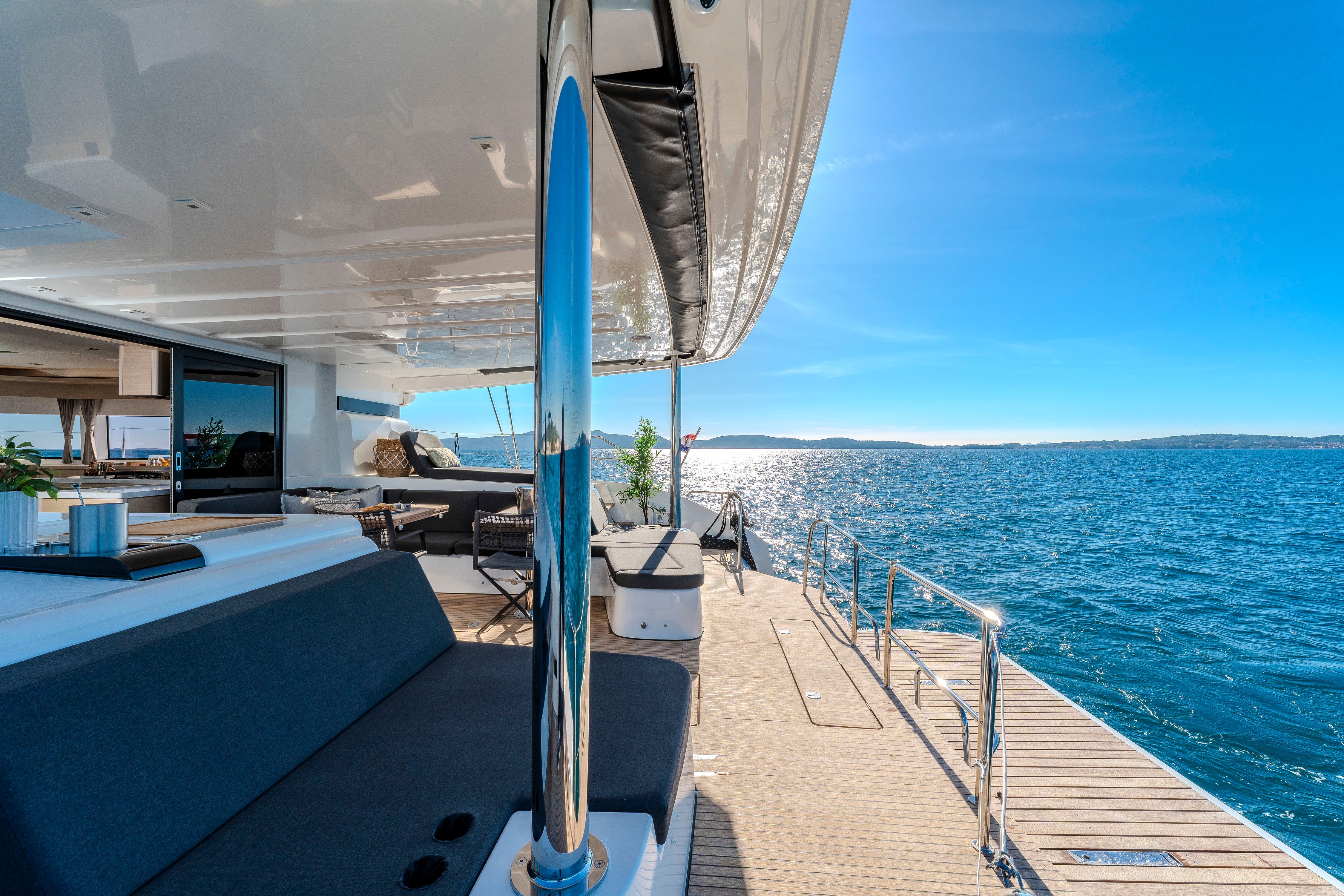 Lagoon 55 | Black Caviar