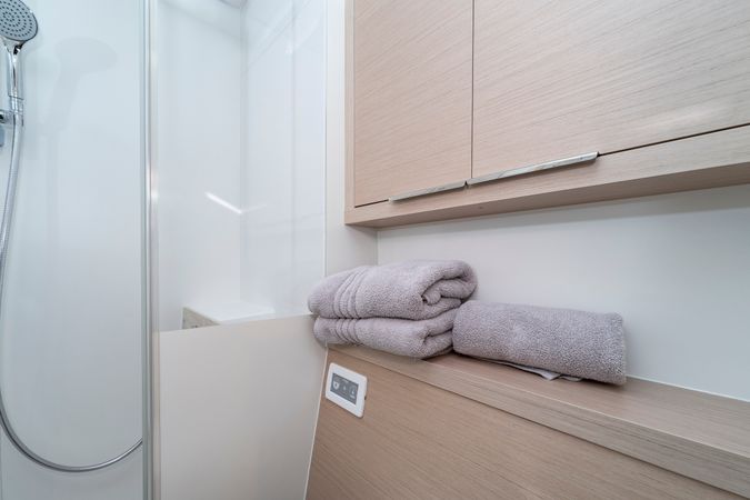 Lagoon 55 | Black Caviar