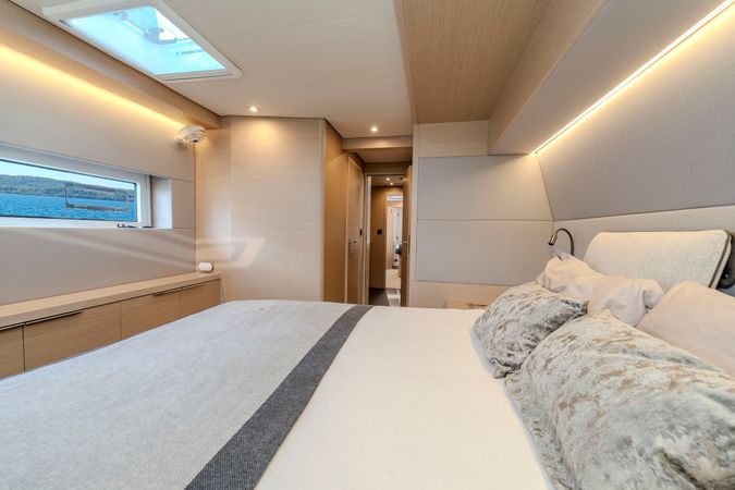 Lagoon 55 | Black Caviar