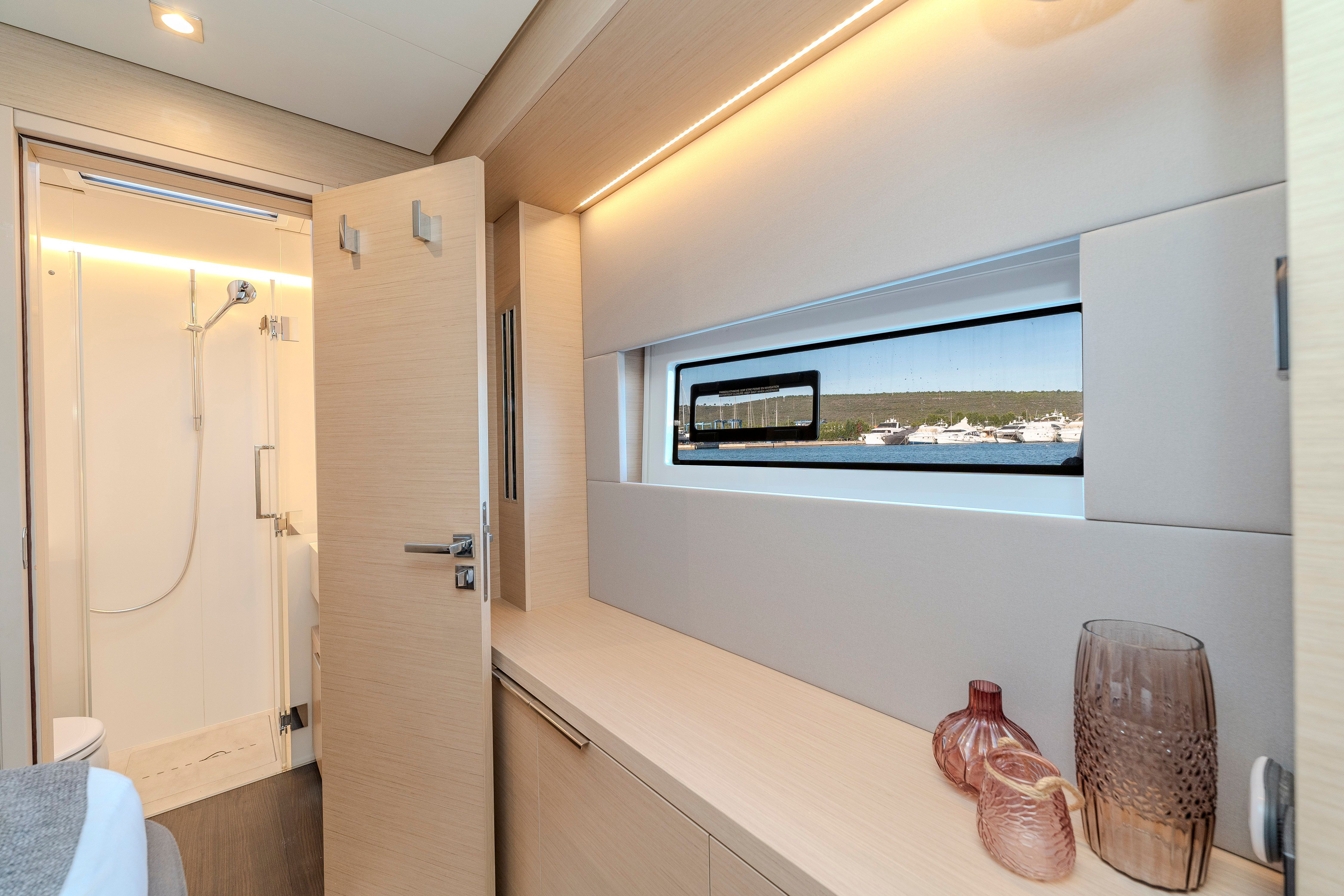 Lagoon 55 | Black Caviar