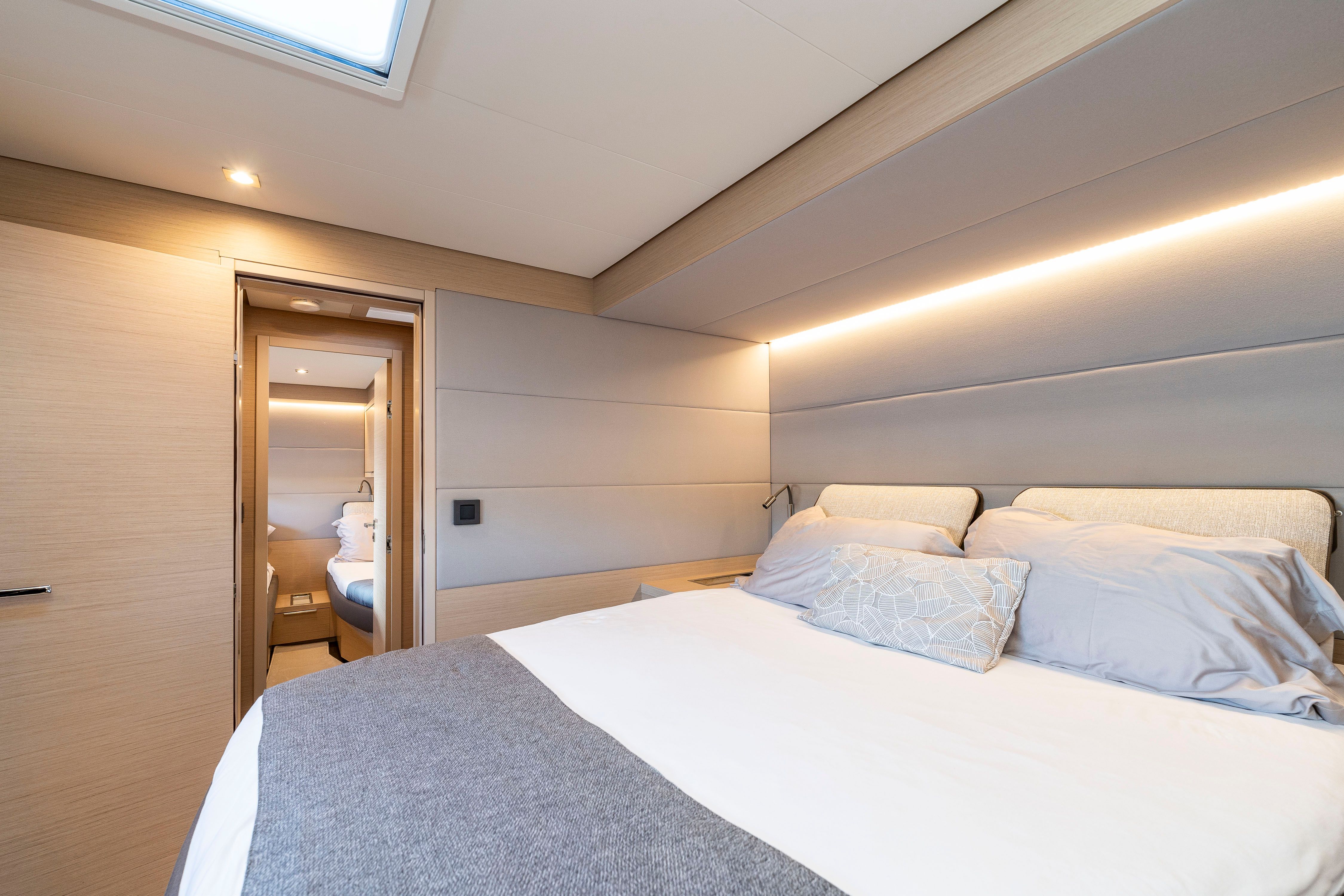 Lagoon 55 | Black Caviar