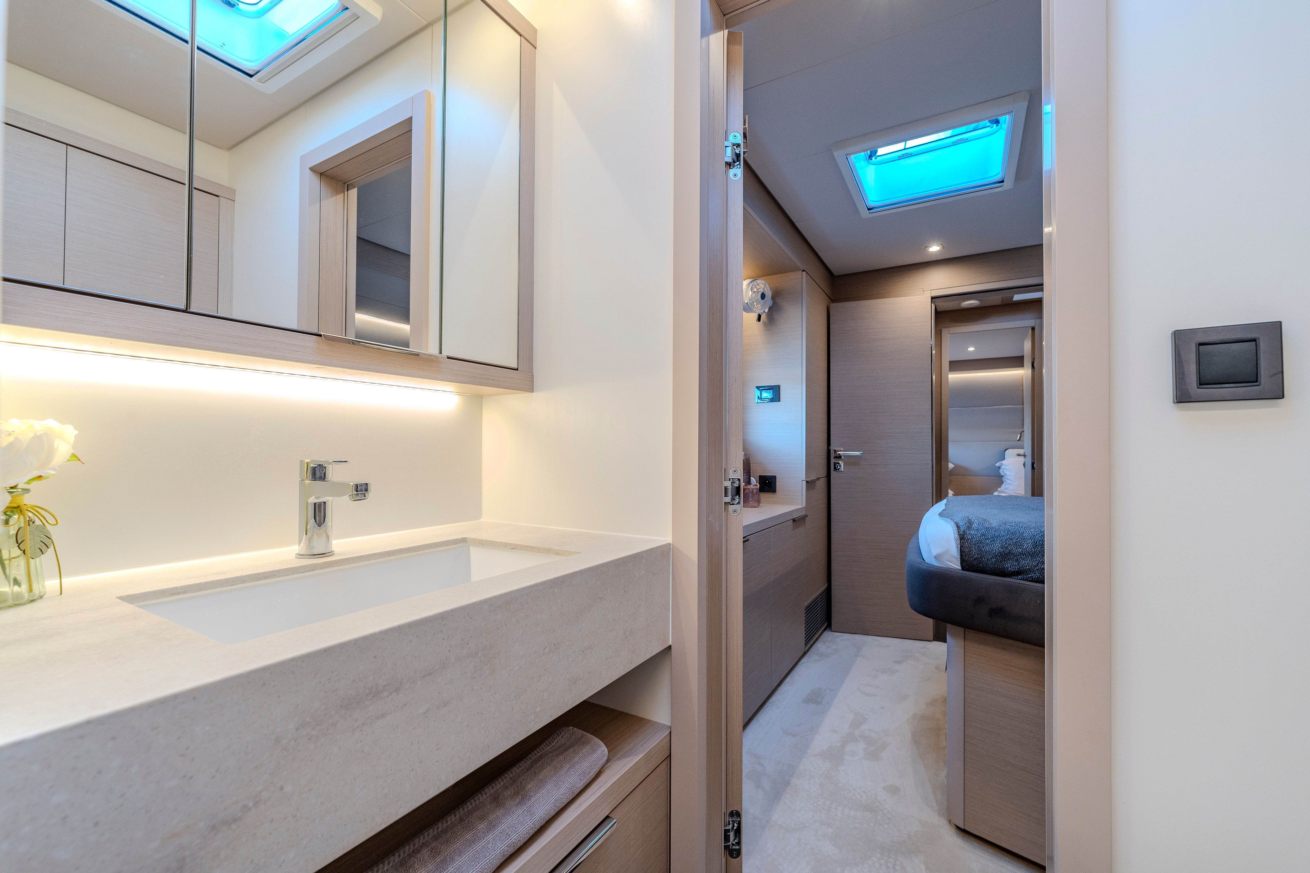 Lagoon 55 | Black Caviar