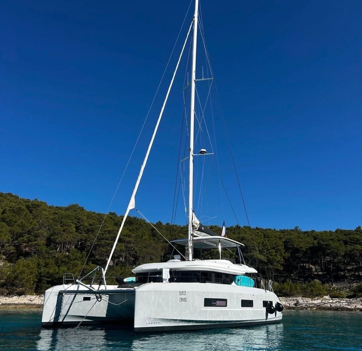 Lagoon 55 | Black Caviar