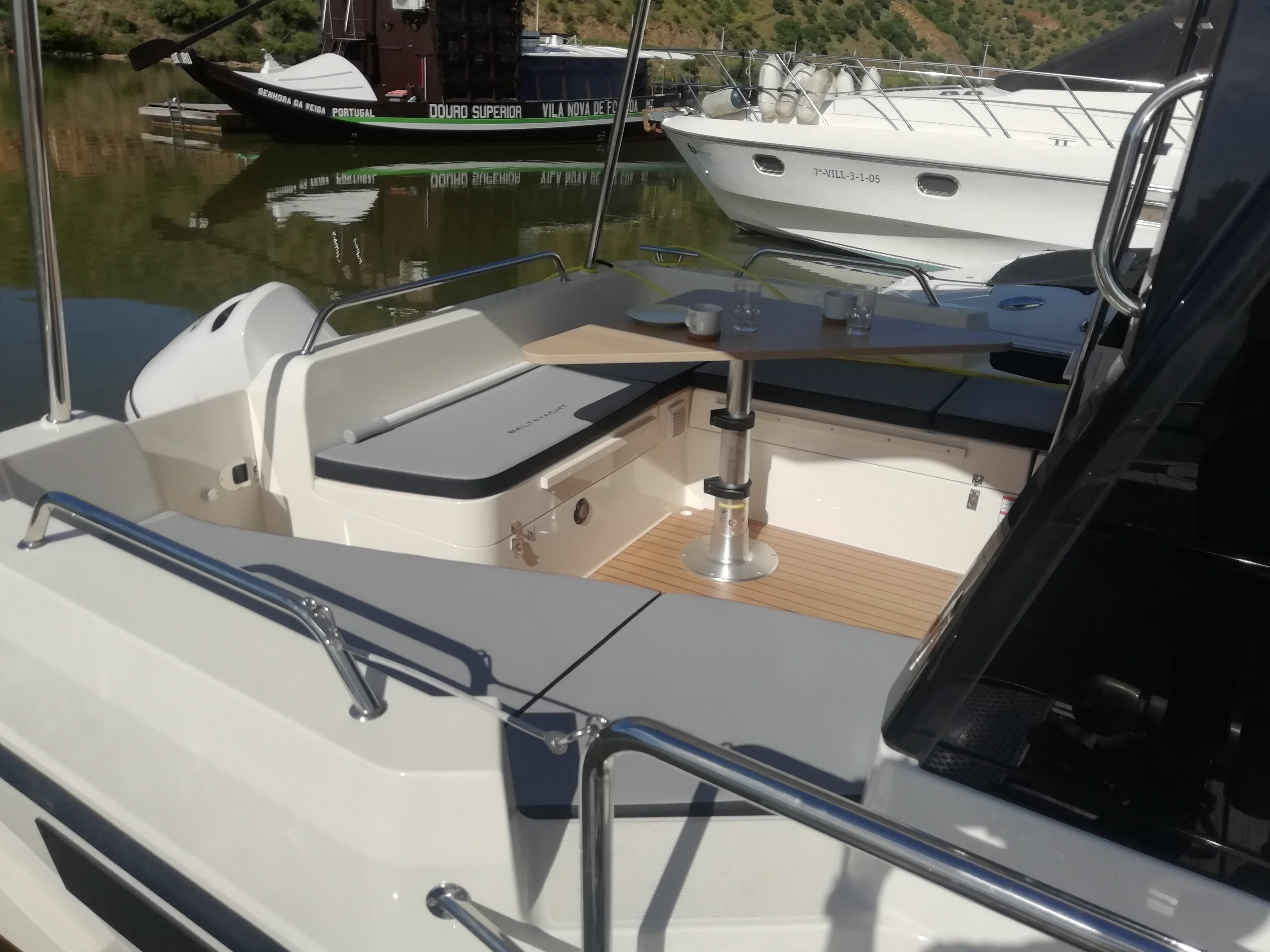 Sun Camper 35 Flybridge | Koolhouse