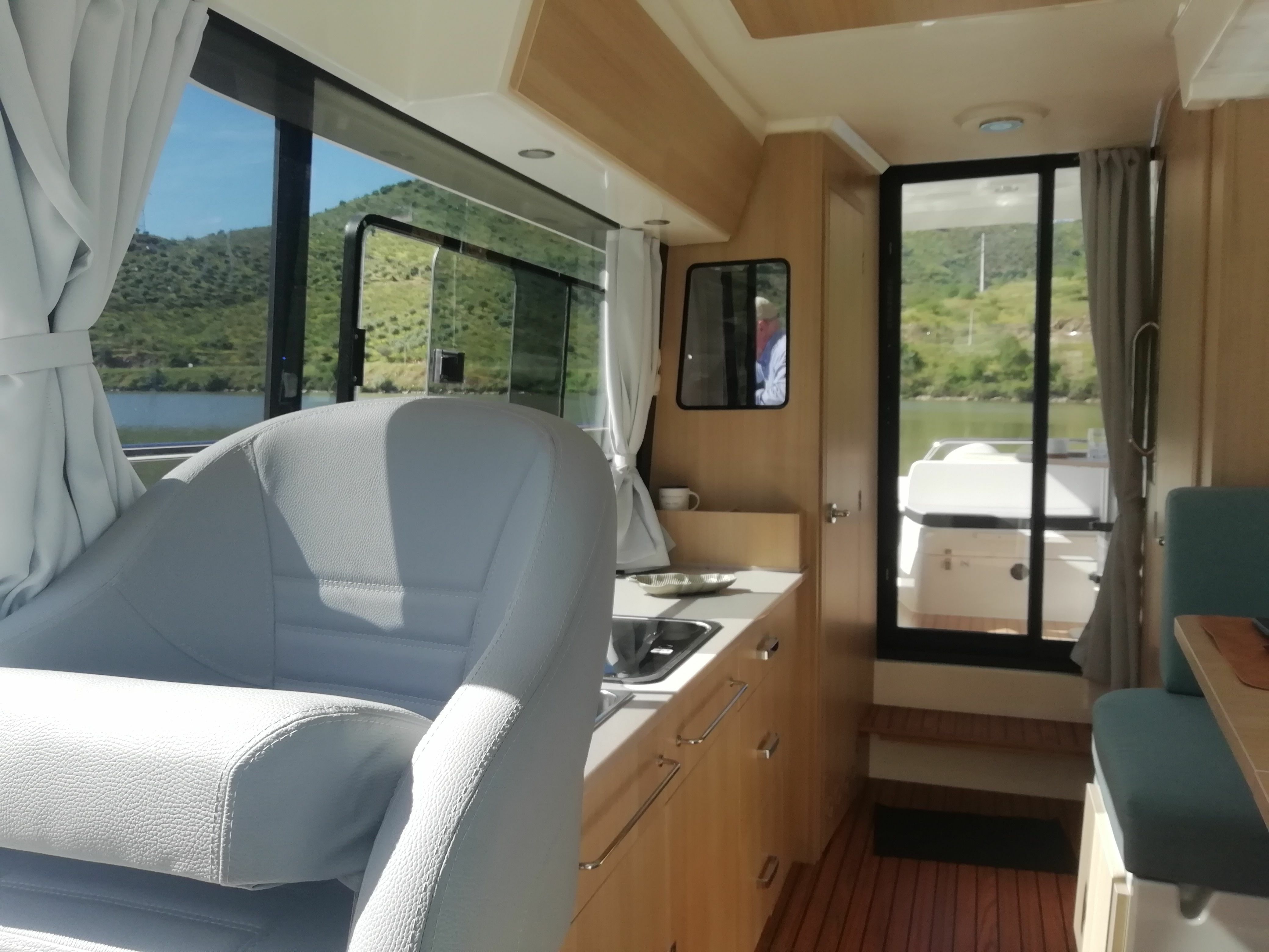 Sun Camper 35 Flybridge | Koolhouse