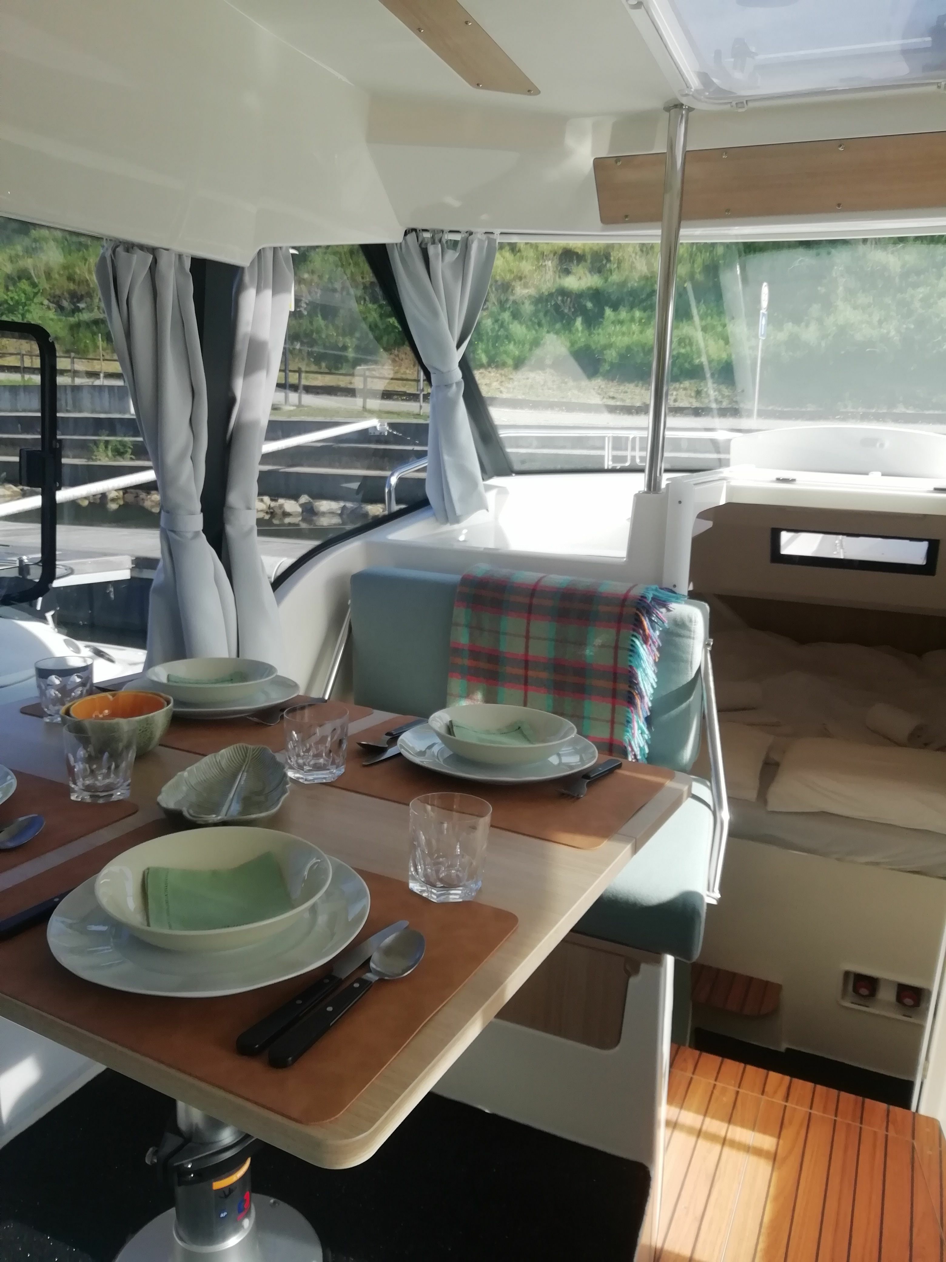Sun Camper 35 Flybridge | Koolhouse