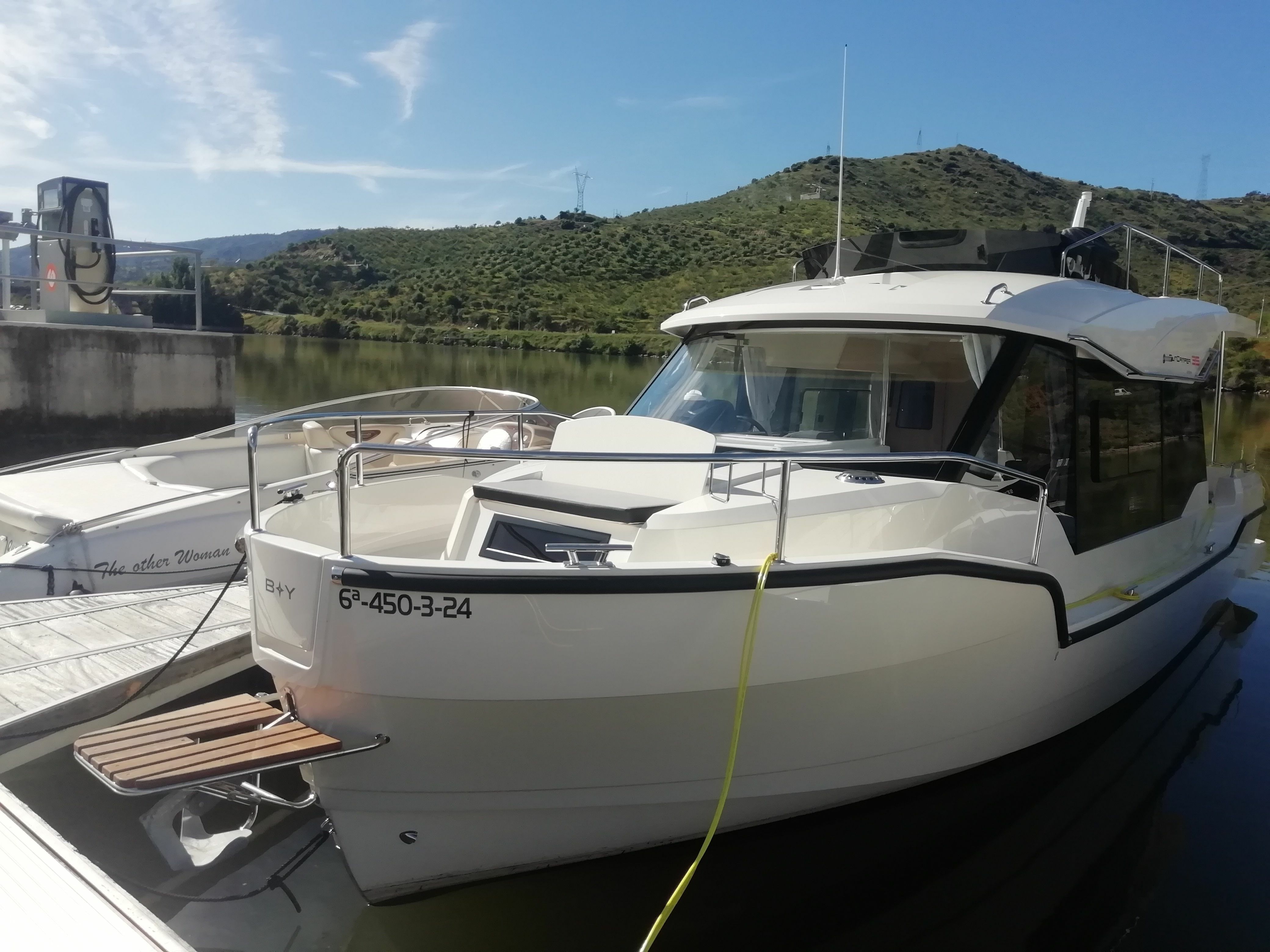 Sun Camper 35 Flybridge | Koolhouse