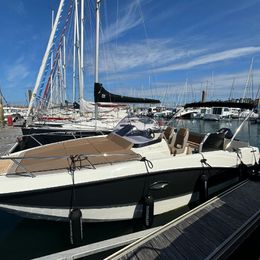 Quicksilver 755 Sun Deck | Enjoy The Waves