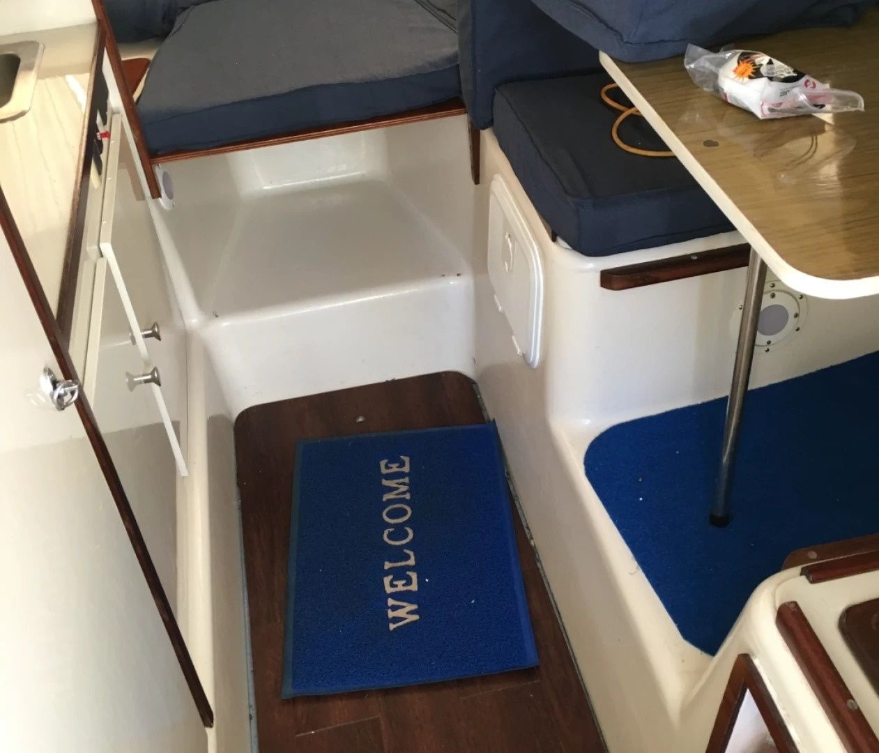 Chris Craft 25 Express Cruiser | Mari Mari