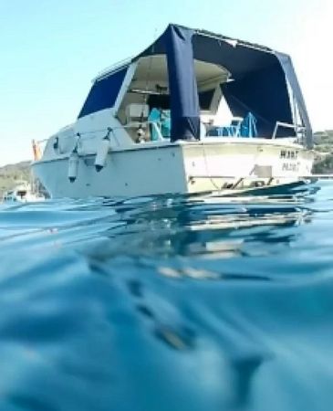 Chris Craft 25 Express Cruiser | Mari Mari