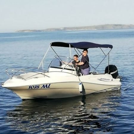 Quicksilver 555 | 08