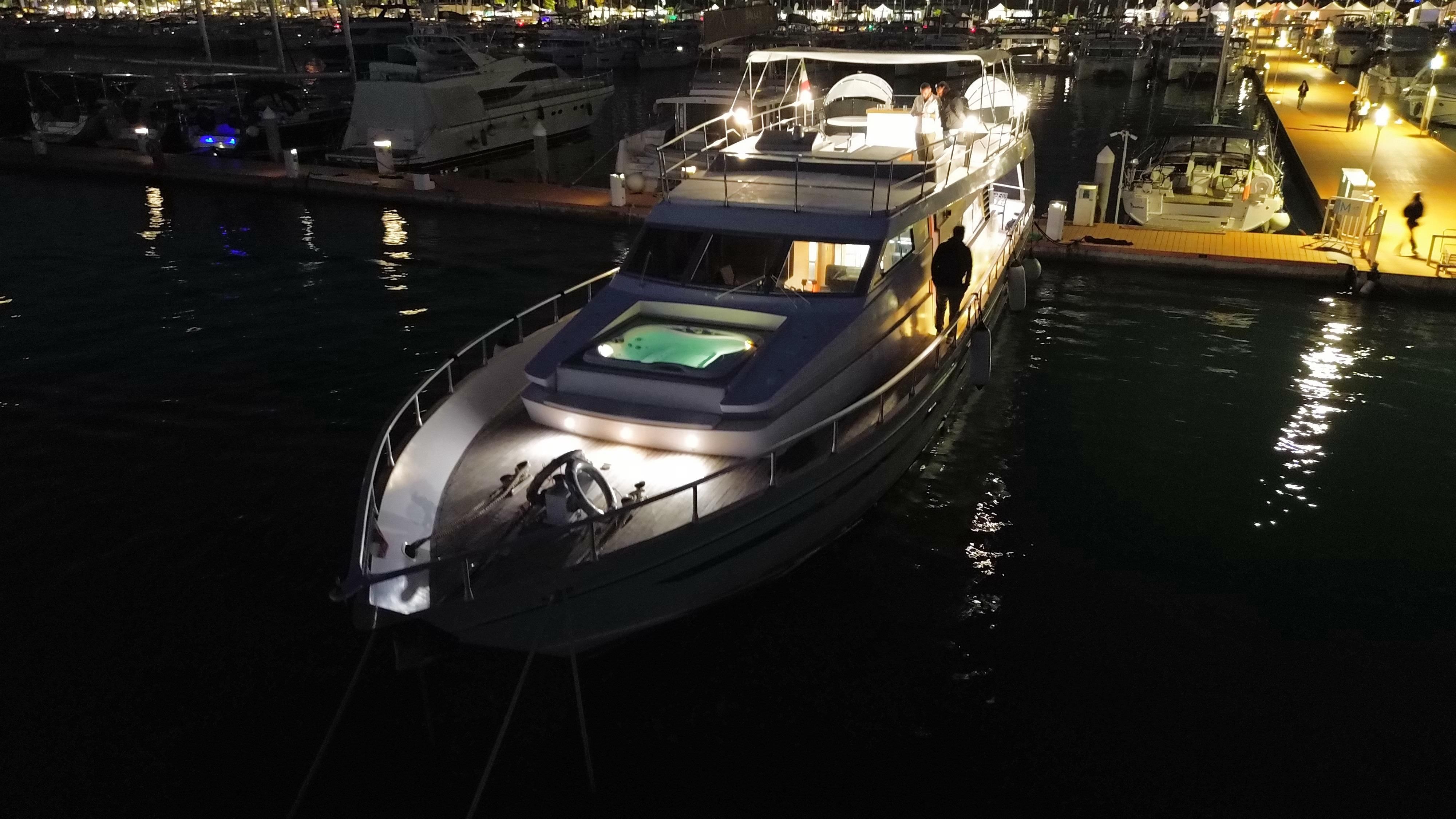 Cantieri di Pisa 22 | Riva