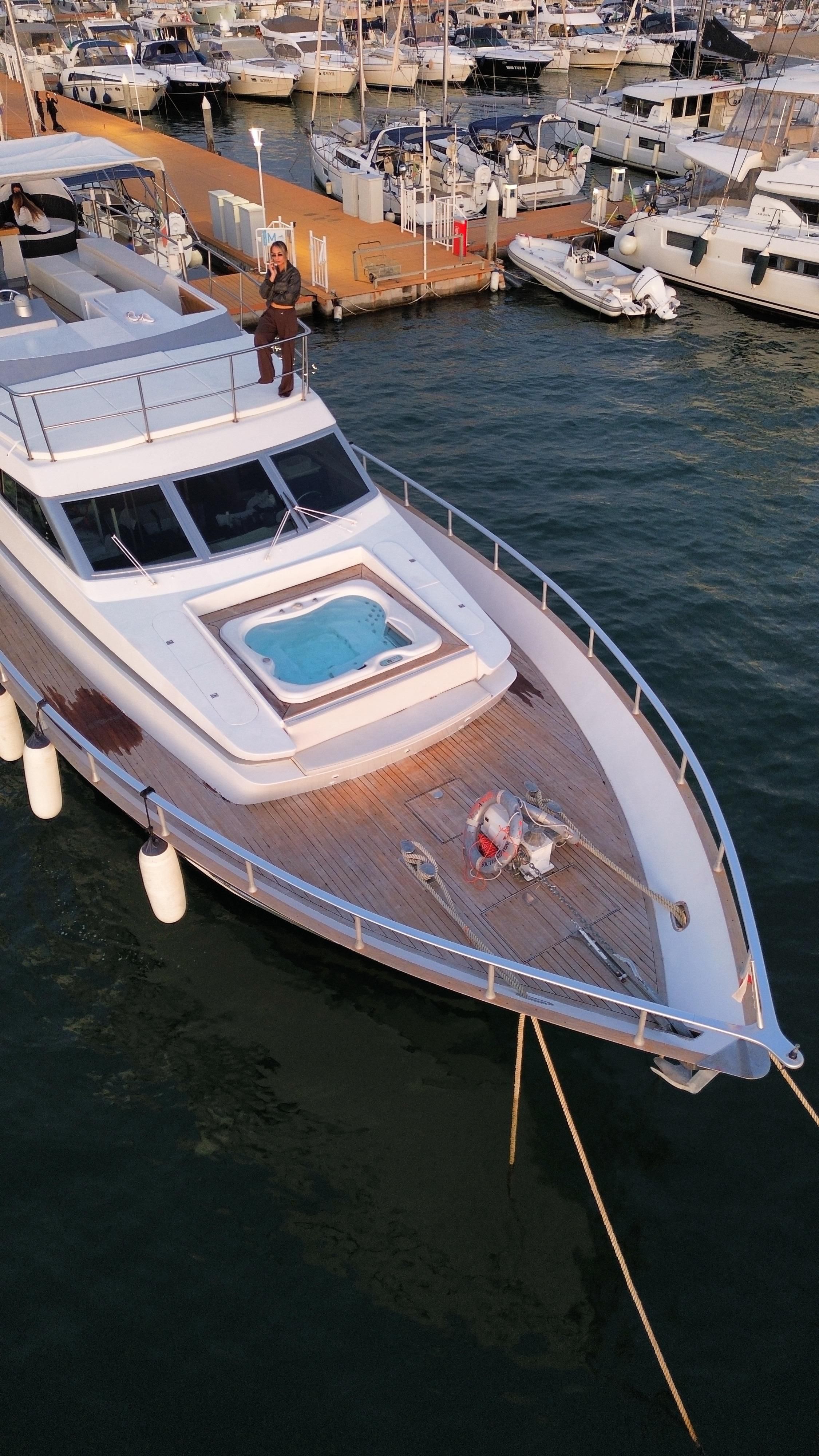 Cantieri di Pisa 22 | Riva