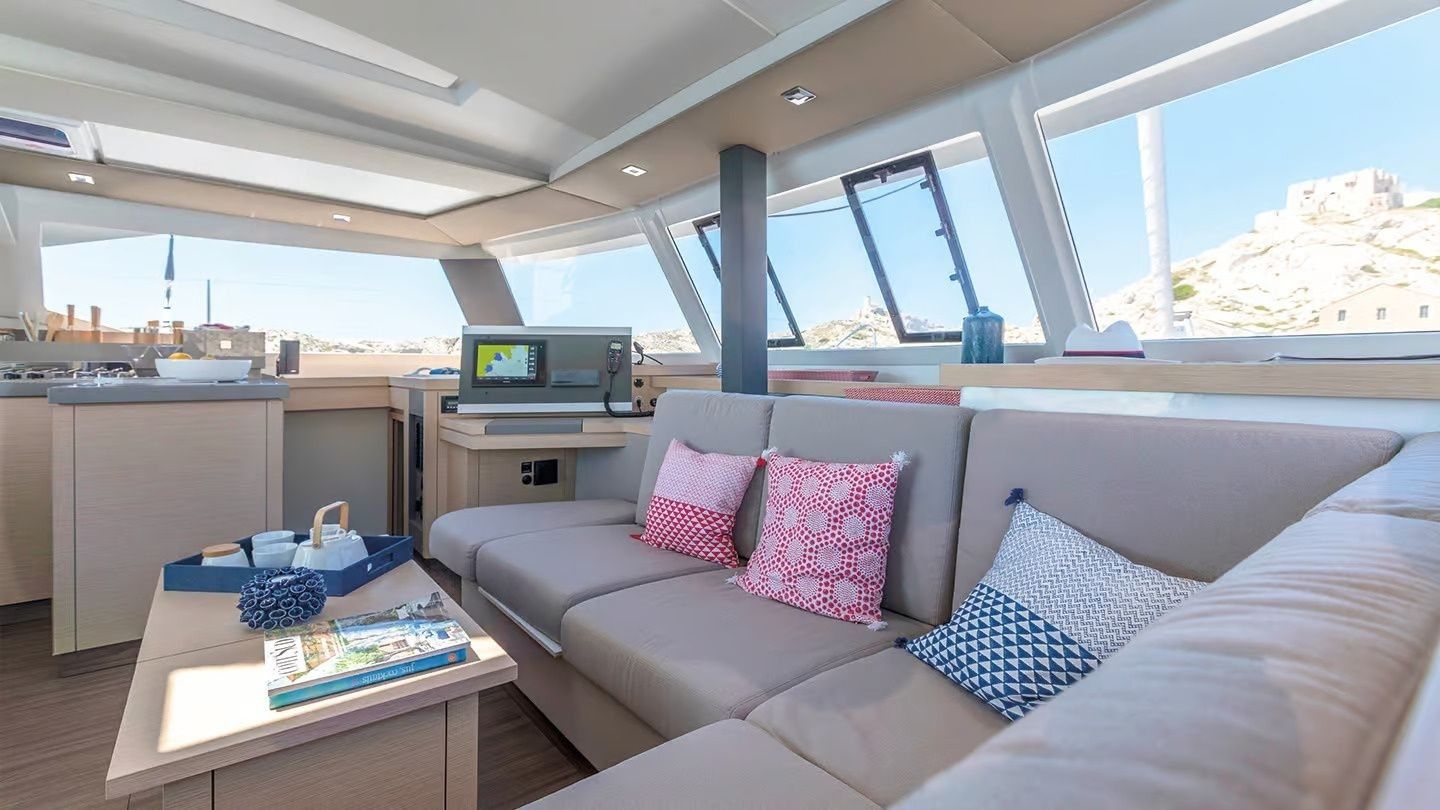 Fountaine Pajot Astrea 42 | Vent D'arguin