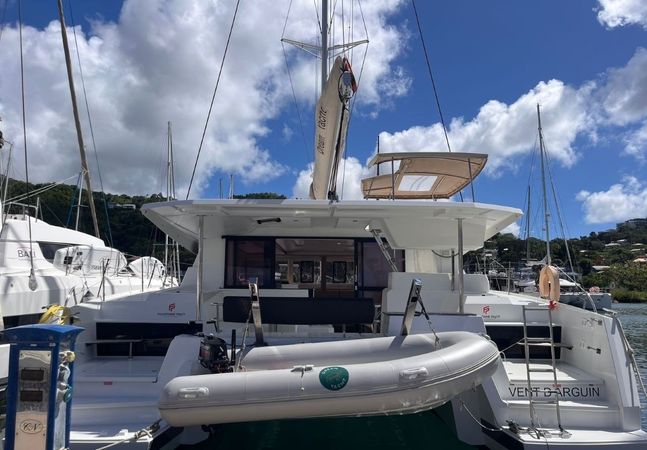 Fountaine Pajot Astrea 42 | Vent D'arguin