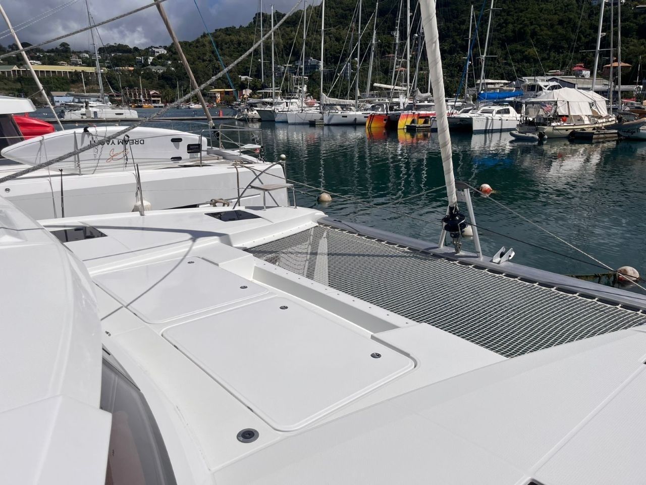 Fountaine Pajot Astrea 42 | Vent D'arguin