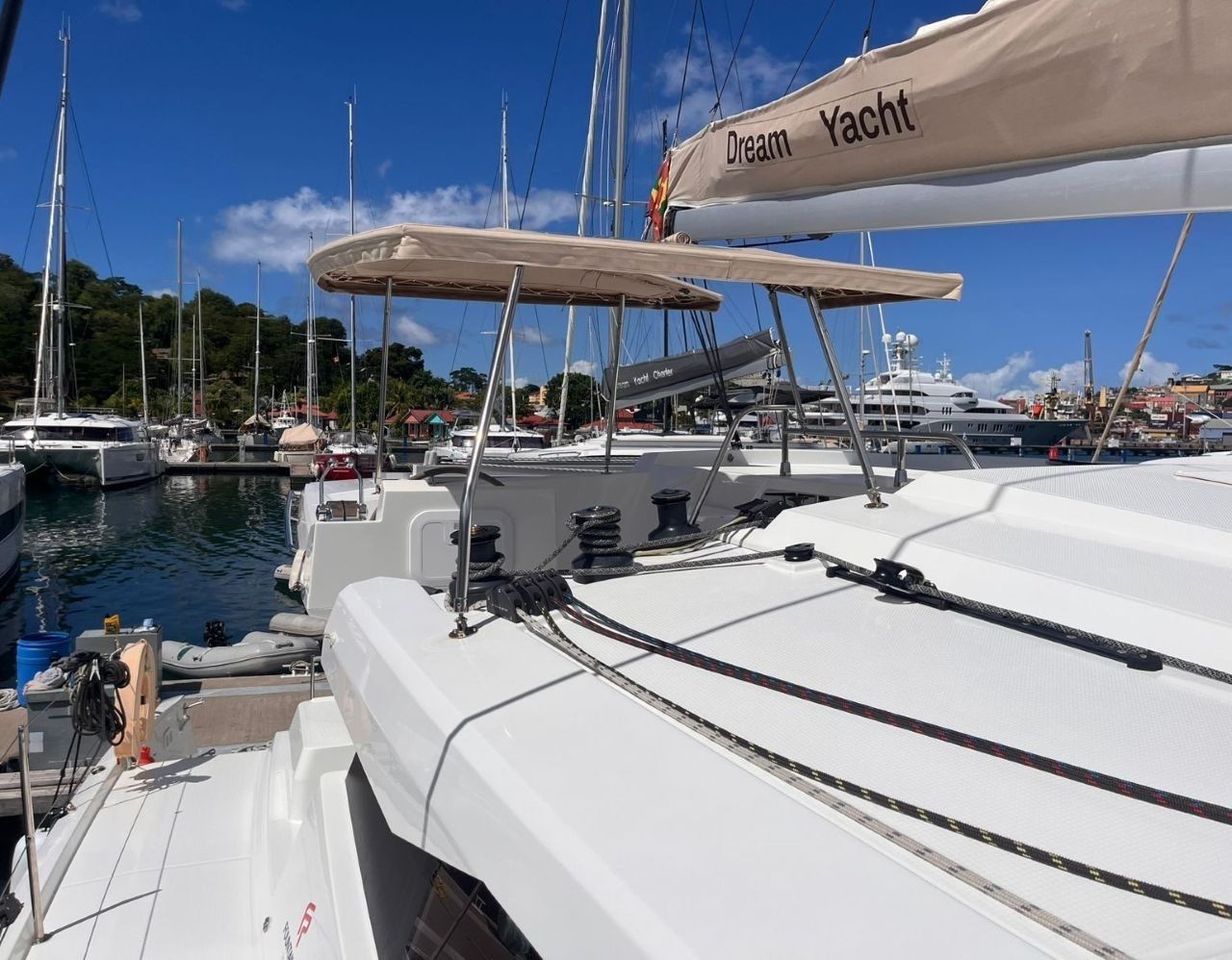 Fountaine Pajot Astrea 42 | Vent D'arguin