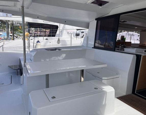 Fountaine Pajot Astrea 42 | Vent D'arguin