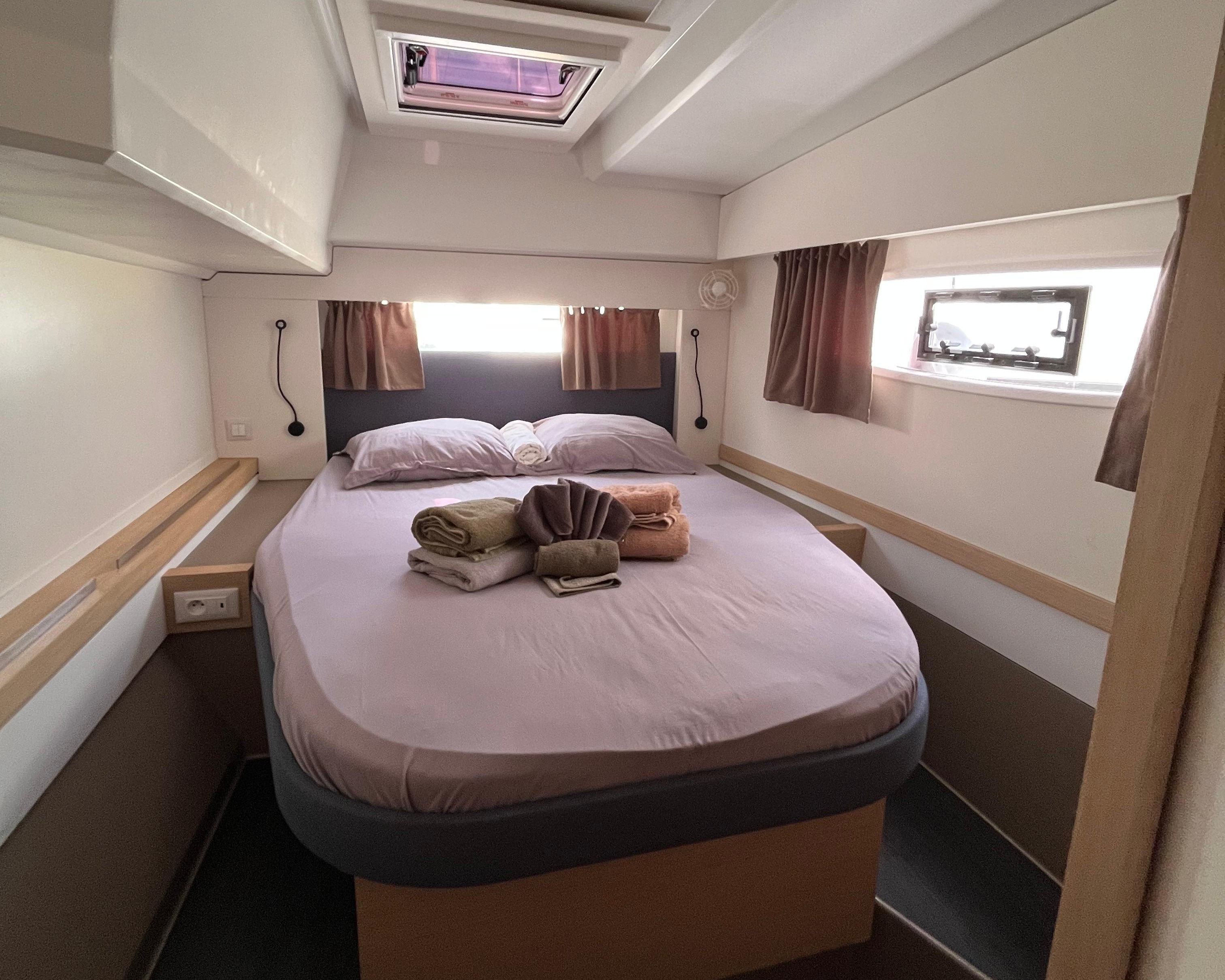 Fountaine Pajot Astrea 42 | Vent D'arguin