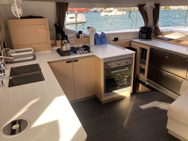 Fountaine Pajot Tanna 47 | Aquaphoria