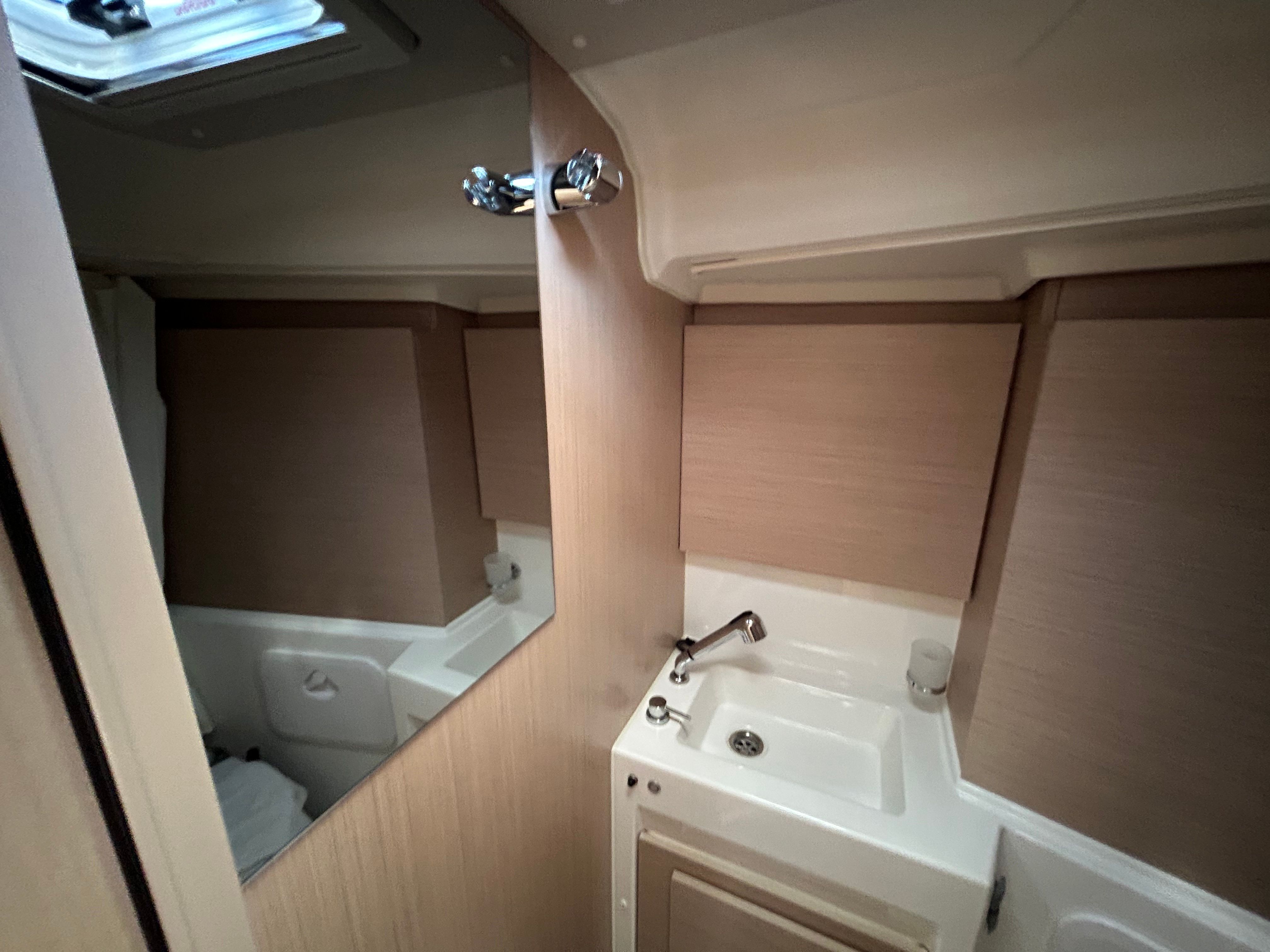 Beneteau Oceanis 37.1 | Scilla