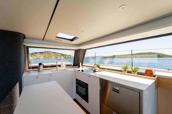 Vaan R4 Electric | Silence