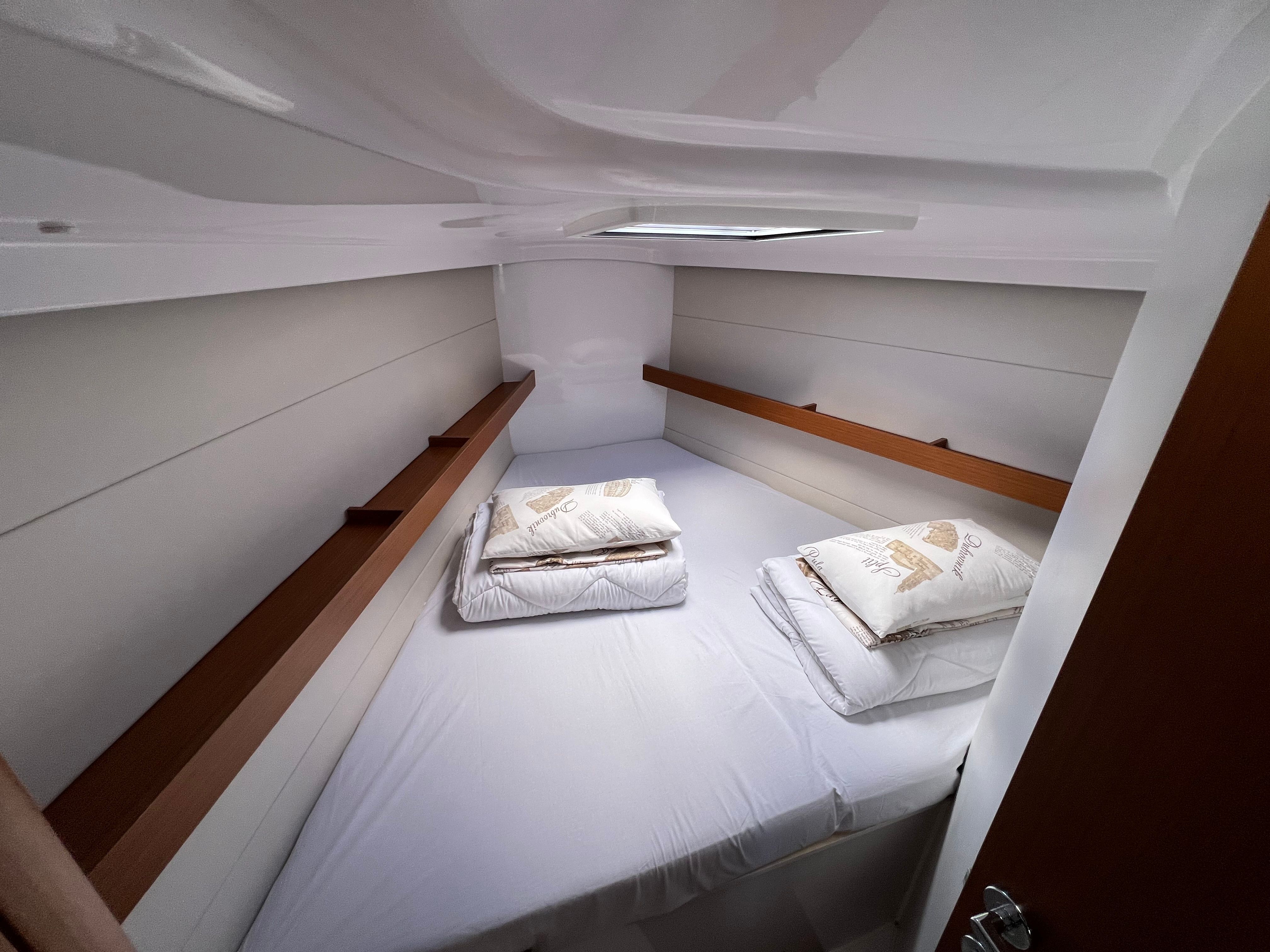 Beneteau First 36 | February