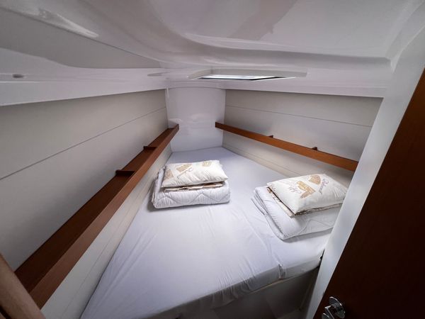 Beneteau First 36 | February