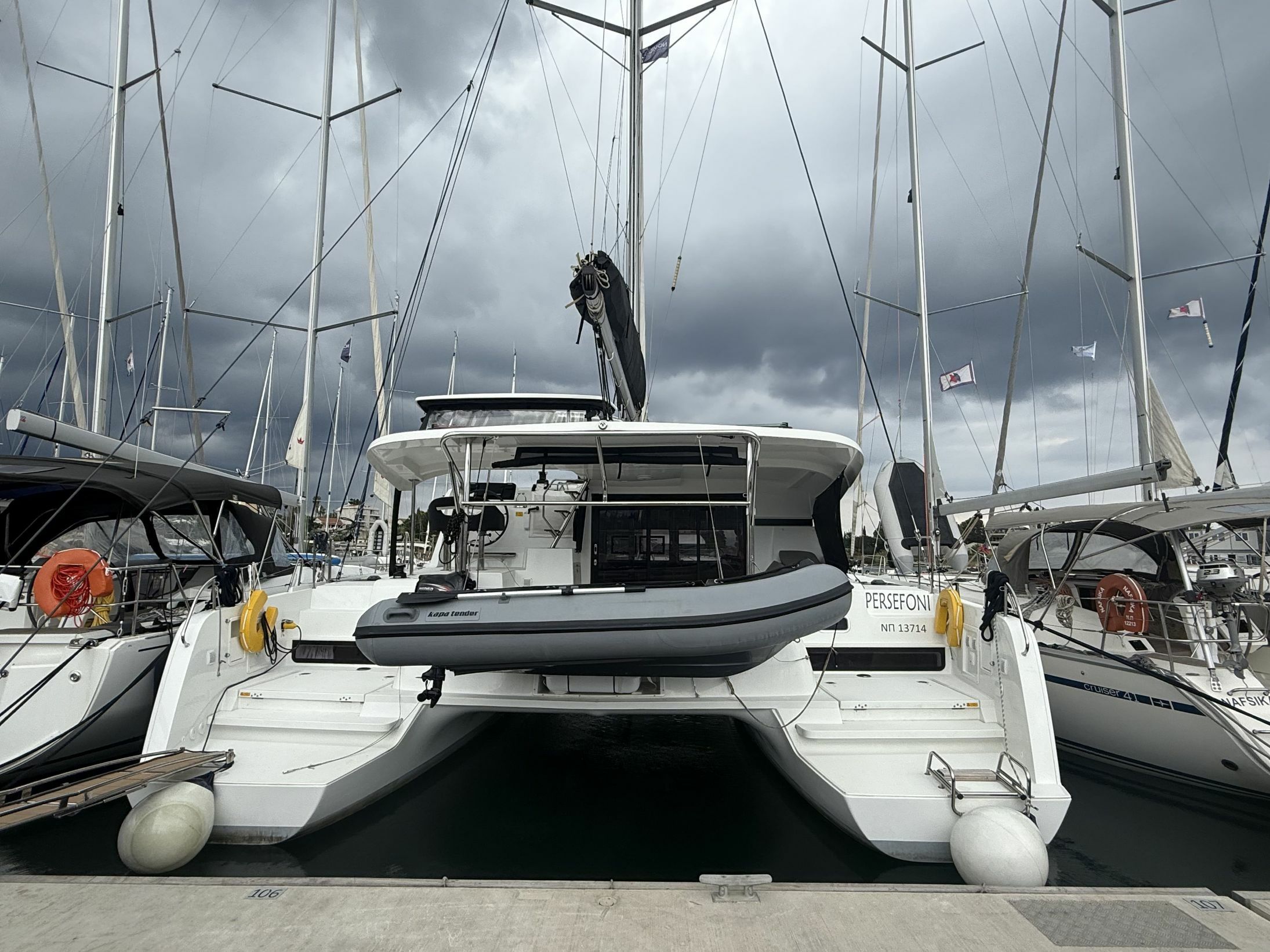 Lagoon 42 | Persefoni