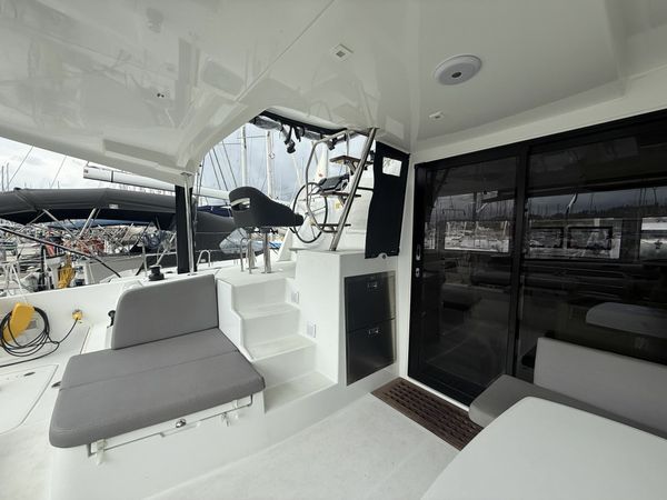 Lagoon 42 | Persefoni