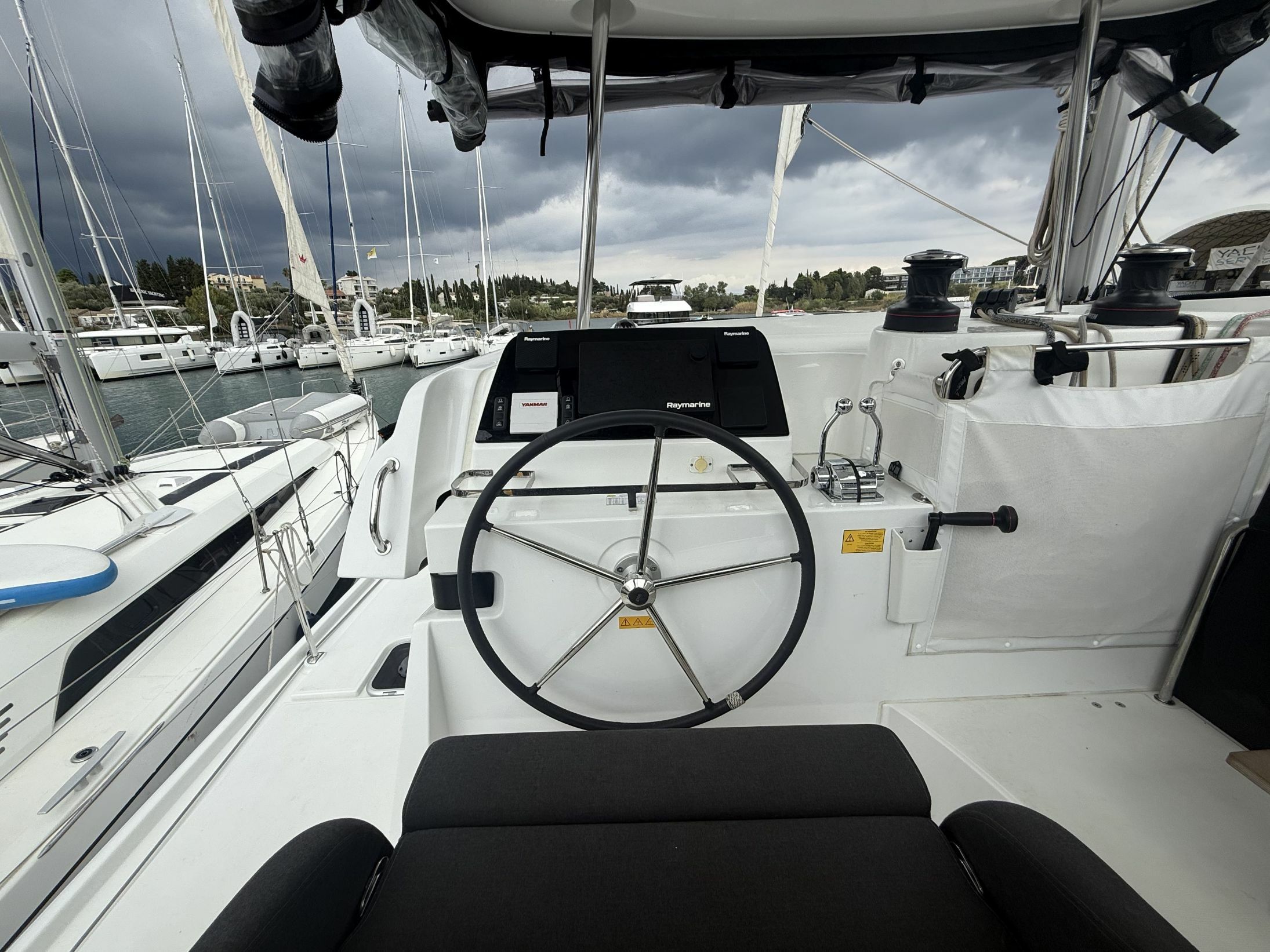 Lagoon 42 | Persefoni