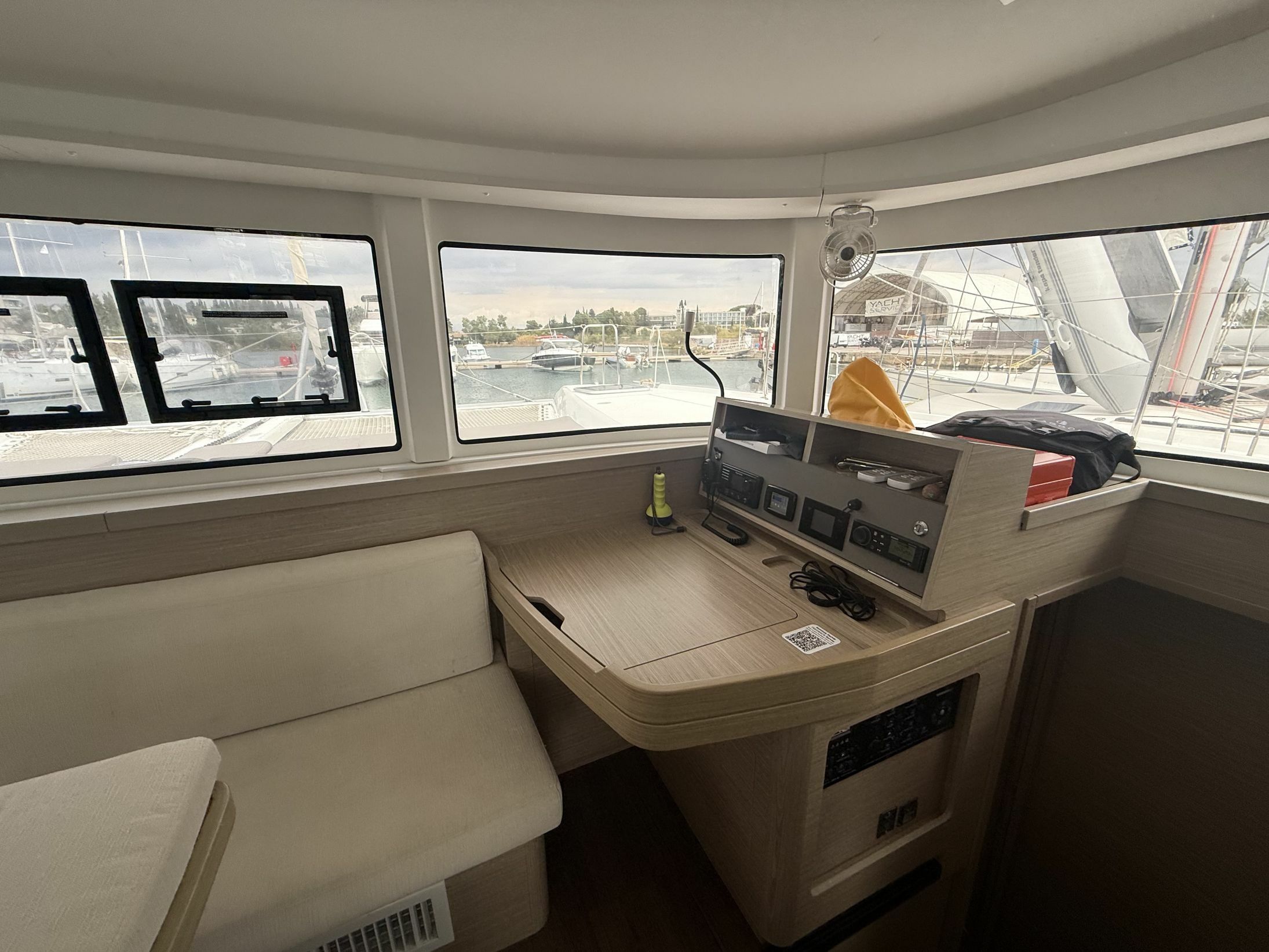 Lagoon 42 | Persefoni