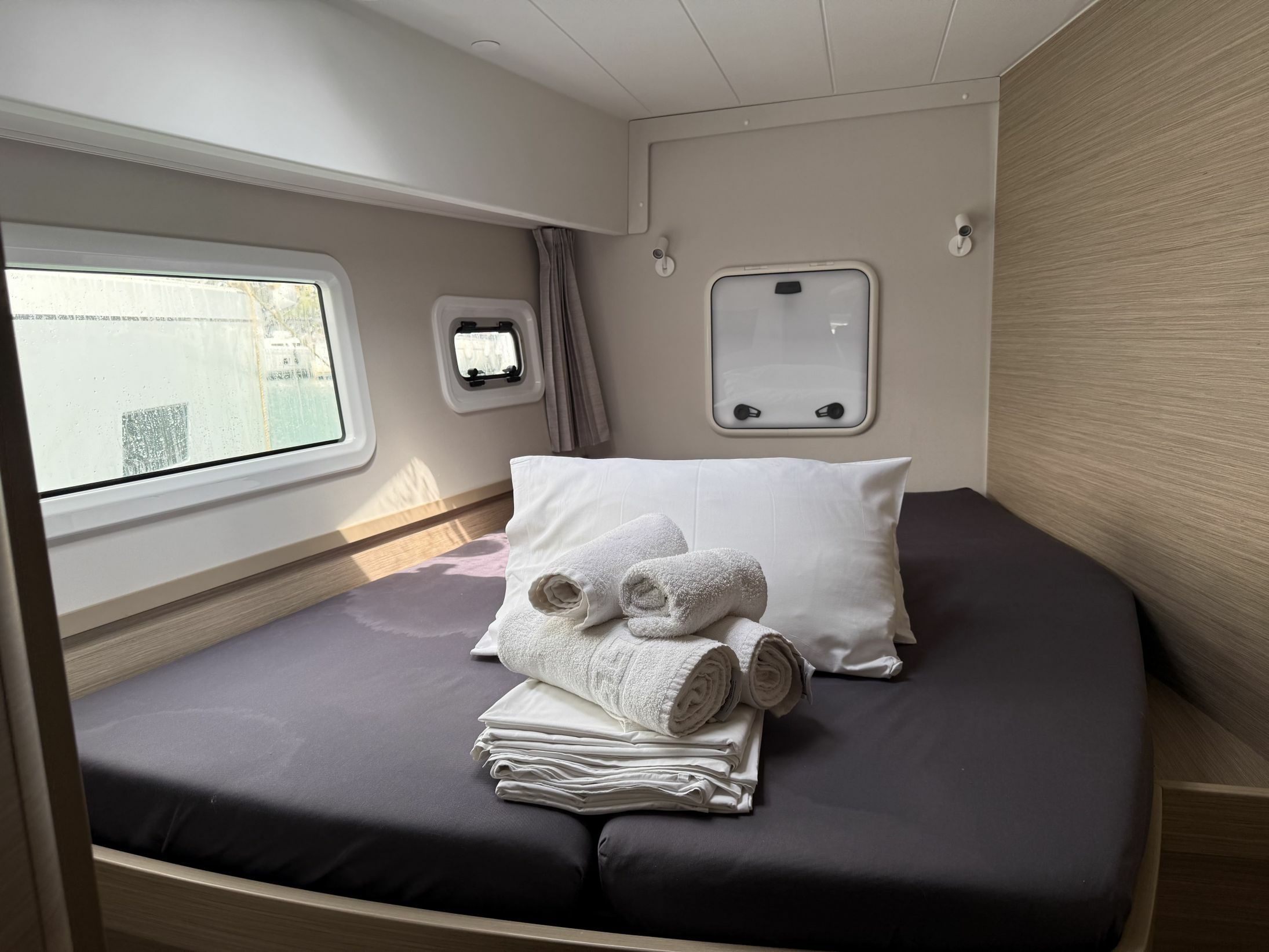 Lagoon 42 | Persefoni