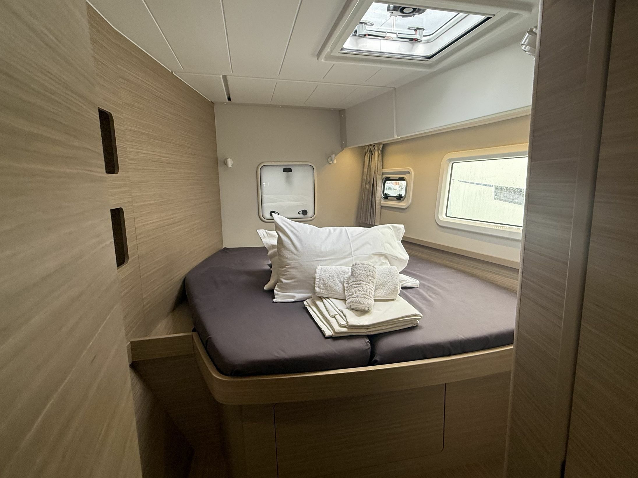 Lagoon 42 | Persefoni