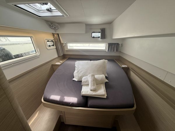 Lagoon 42 | Persefoni