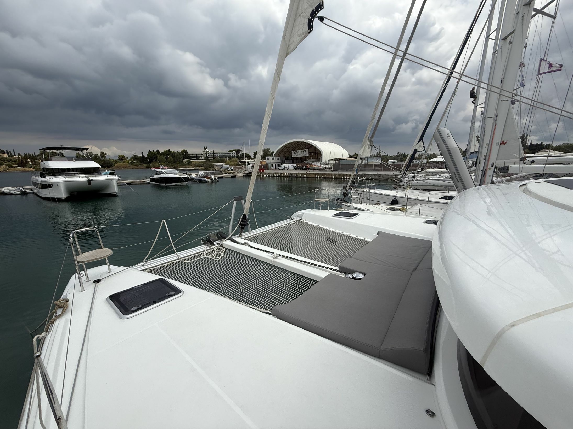 Lagoon 42 | Persefoni