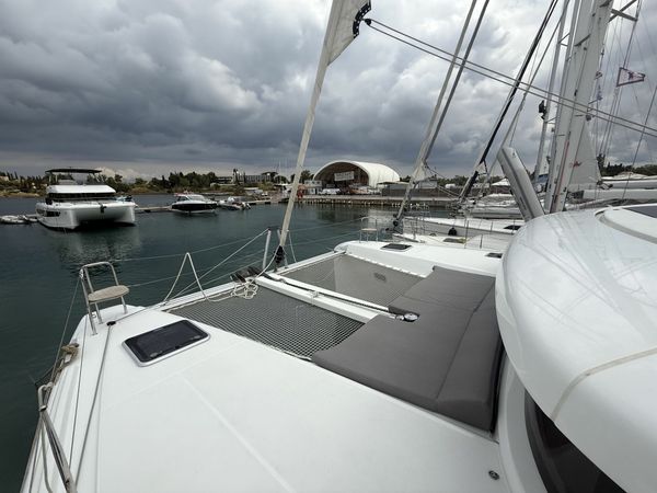 Lagoon 42 | Persefoni