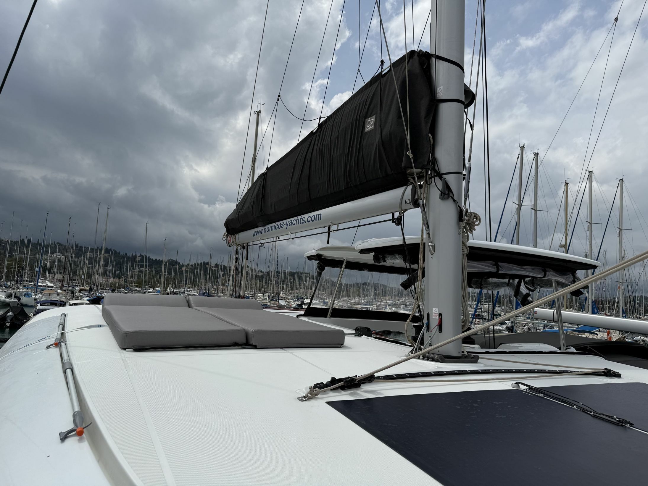 Lagoon 42 | Persefoni