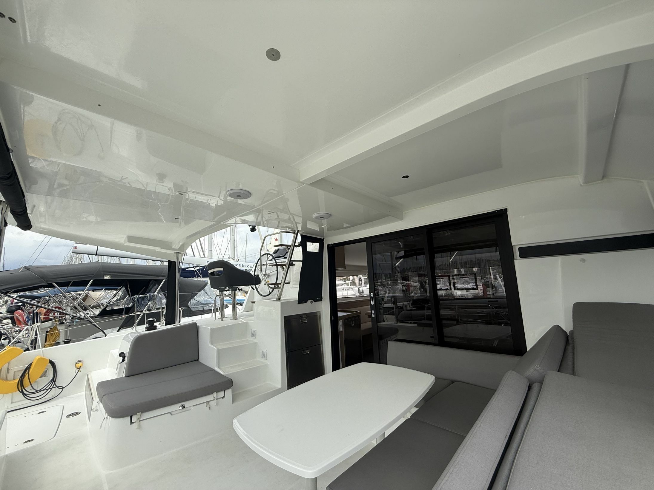 Lagoon 42 | Persefoni