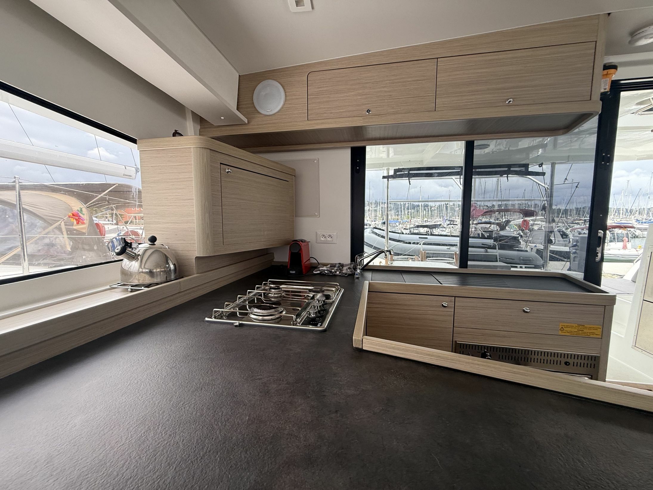 Lagoon 42 | Persefoni