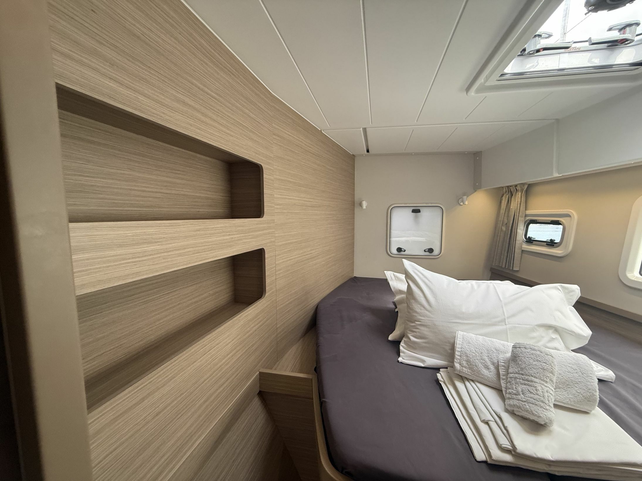 Lagoon 42 | Persefoni